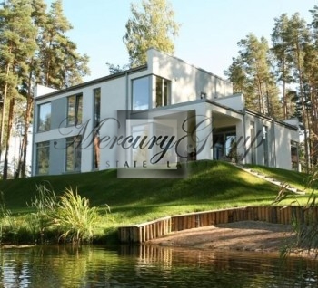 We offer to obtain spacious and modern private house.