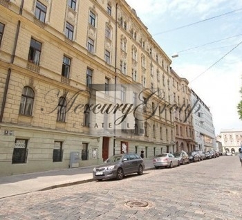 We offer 3-level premises in the city center of Riga