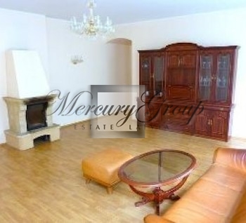 We offer for rent this exclusive apartment in the quiet center of Riga...
