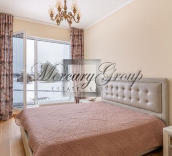 For sale lovely apartment with the view to the park in Pinki