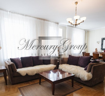 For rent 2 bedroom apartment in a renovated house in the center of Riga
