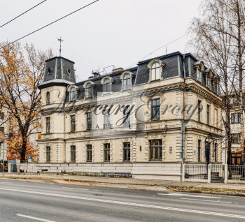 Историческое здание на продажу в Дипломатическом квартале Риги