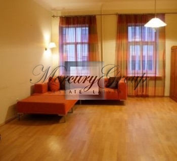 We offer for sale a spacious 4-room apartment in the center of Riga