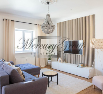 For rent a spacious and tastefully designed apartment in the center of Riga