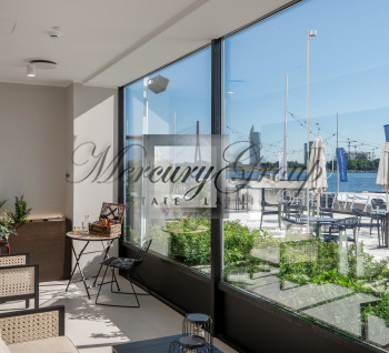 Pārdod dzīvokli ar 3 guļamistabam Riga Waterfront Courtyard mājā.