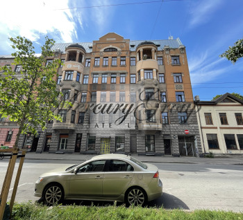 Building in the city center of Riga for sale