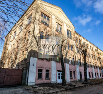 We offer for sale an administrative building in the area of ​​the Riga Commercial Port