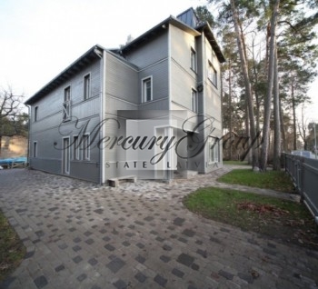 A cozy single family detached house in the centre of Jurmala...