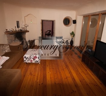 Stylish 3-rooms apartment on the 2nd floor, closed street door. 2 bedr...