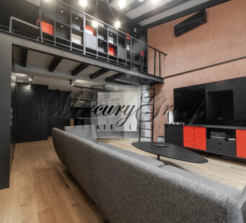 For rent unique and Extra Spacious Apartment in a Quiet Courtyard in the Heart of Riga
