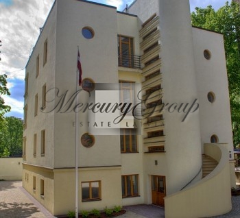 A cozy apartment building in Riga center for sale!