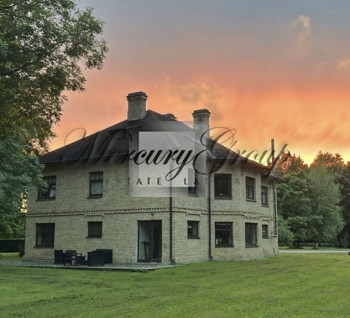 Exclusive Private House in a Park by the Lake with Sauna and Fireplace in Jaunmarupe