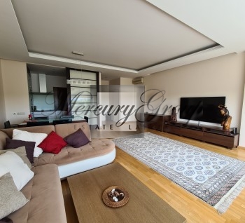 Elegant 2-bedroom apartment with a sea view for summer rent!