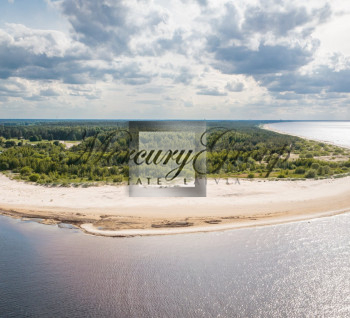 Продается эксклюзивный участок у реки в JURMALA DUNE