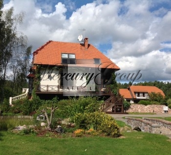 We offer for sale a wonderful property, located near the cit...