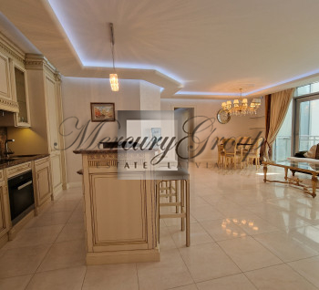 Airy 3 bedroom classic style apartment for rent