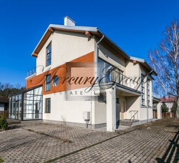 For sale a new twin-house in Jurmala by the river