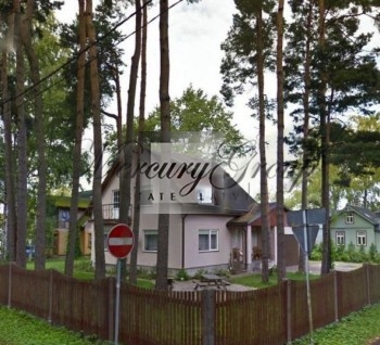 We offer a cozy house for sale in Jurmala!Land size 1000 m 2total area...