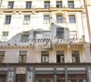 High class office building located right in the center of Old Town. Pe...