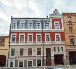 Dzirnavu 6 - реновированное историческое здание в тихом центре города